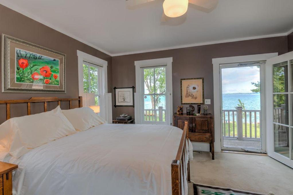 The Spring Lighthouse B&B Elk Rapids Exterior foto